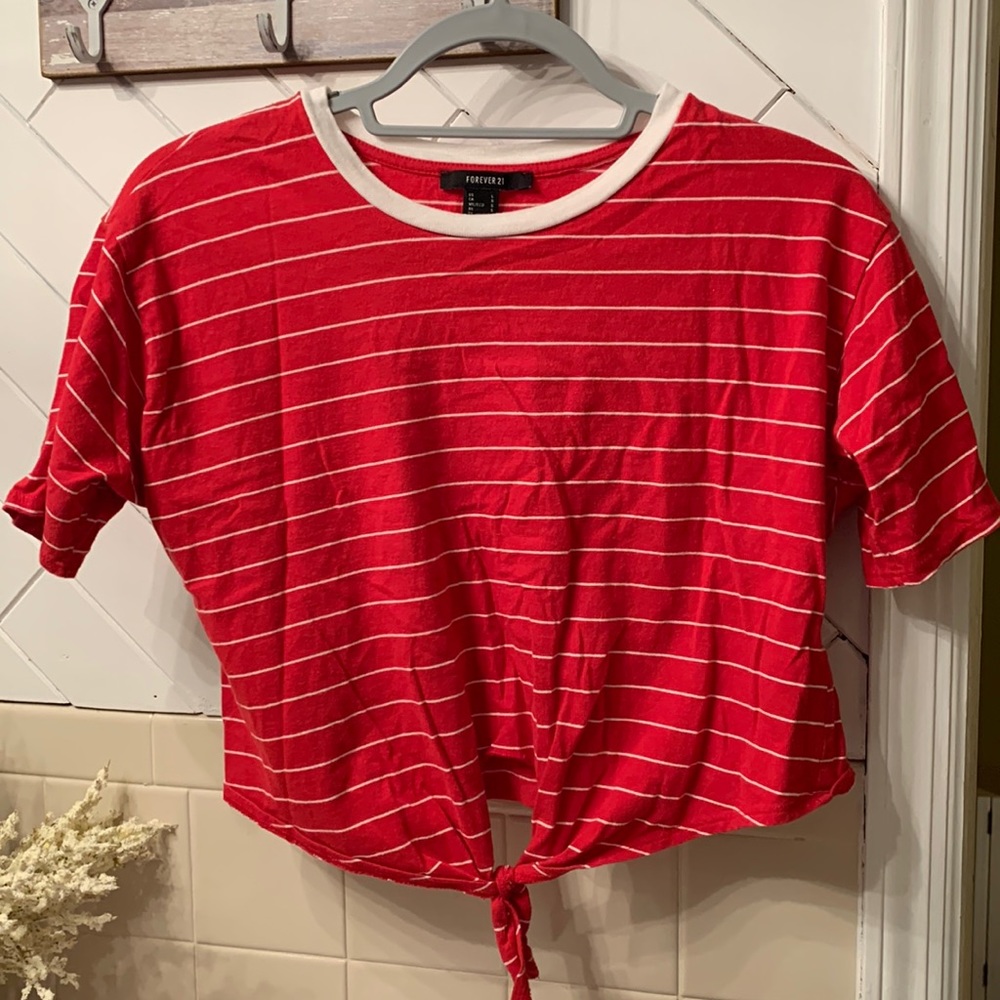 Forever 21 - Red & white striped crop top, size L